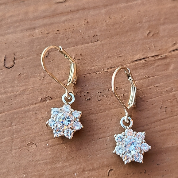 Sterling silver cubic zirconia earrings - Picture 4 of 4